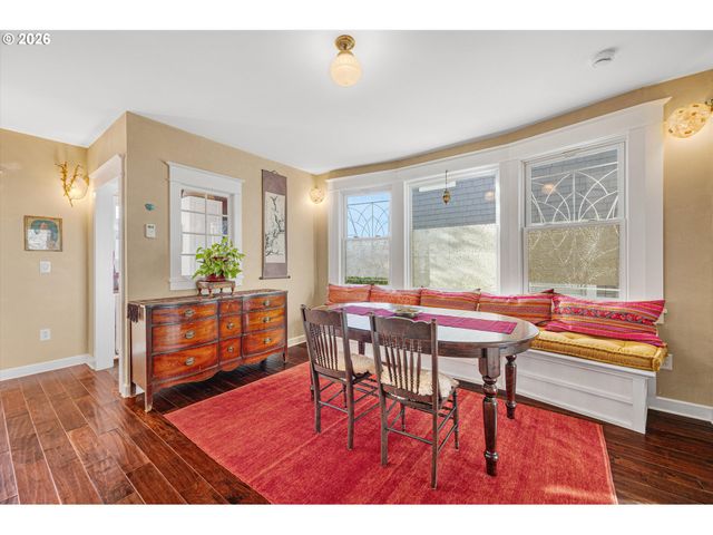 1218 Se ASH St, Portland, OR 97214