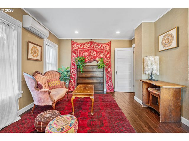 1218 Se ASH St, Portland, OR 97214