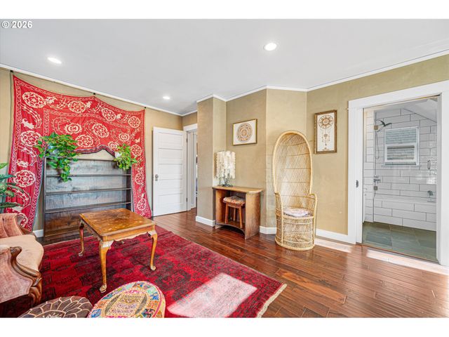 1218 Se ASH St, Portland, OR 97214