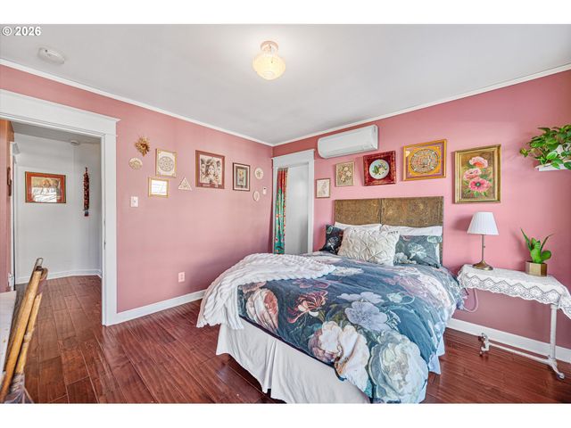 1218 Se ASH St, Portland, OR 97214