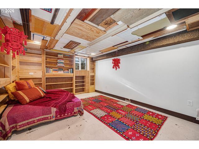 1218 Se ASH St, Portland, OR 97214