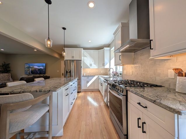 2 Seabiscuit Drive, Plymouth, MA 02360