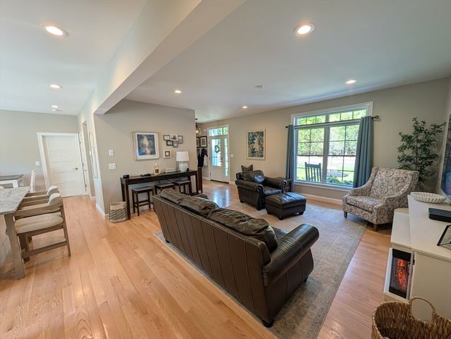 2 Seabiscuit Drive, Plymouth, MA 02360