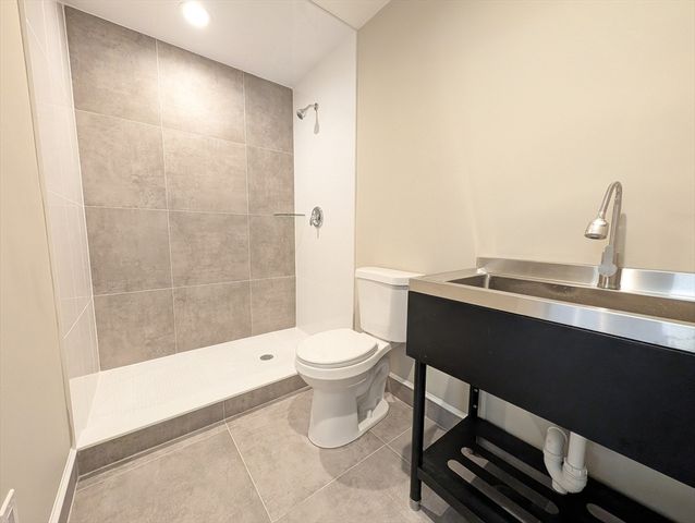 2 Seabiscuit Drive, Plymouth, MA 02360
