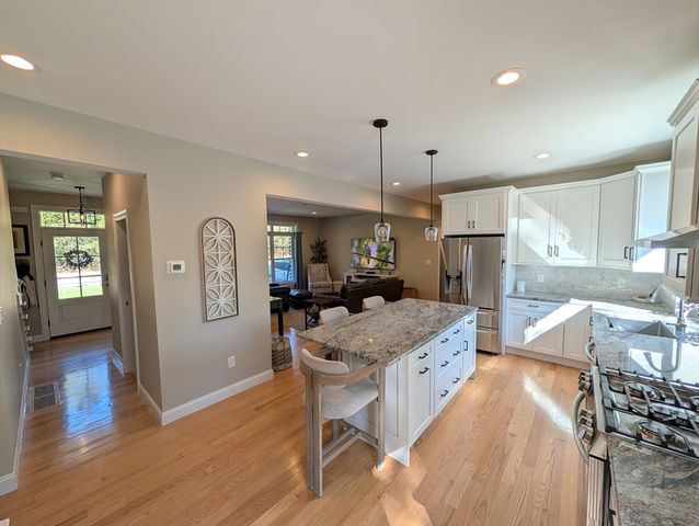 2 Seabiscuit Drive, Plymouth, MA 02360