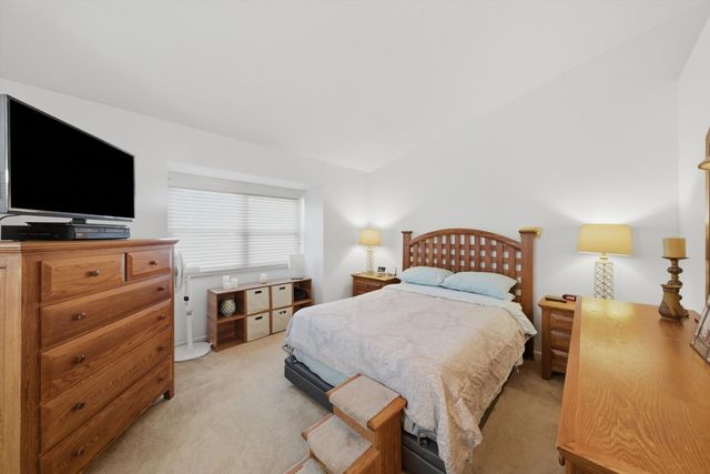 8044 Wildwood Lane, Darien, IL 60561
