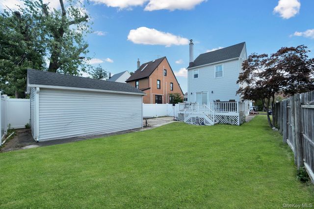 63 Amherst Road, Valley Stream, NY 11581