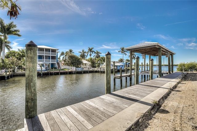 2639 Second ST, Matlacha, FL 33993