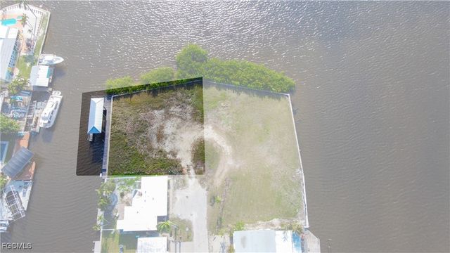 2639 Second ST, Matlacha, FL 33993