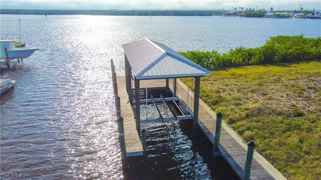 2639 Second ST, Matlacha, FL 33993
