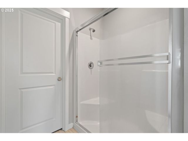 8707 N 1ST St, Ridgefield, WA 98642