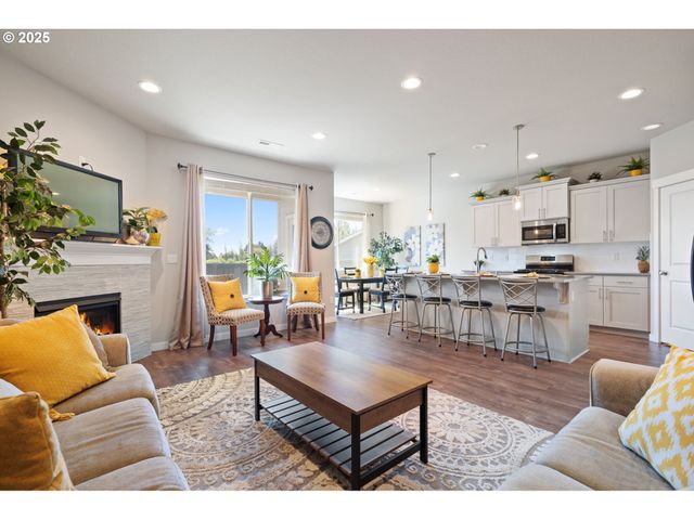 8707 N 1ST St, Ridgefield, WA 98642