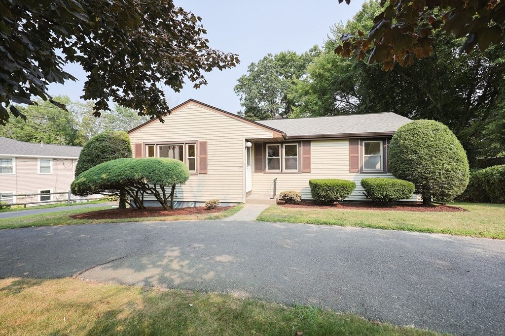 193 West St, Walpole, MA 02081