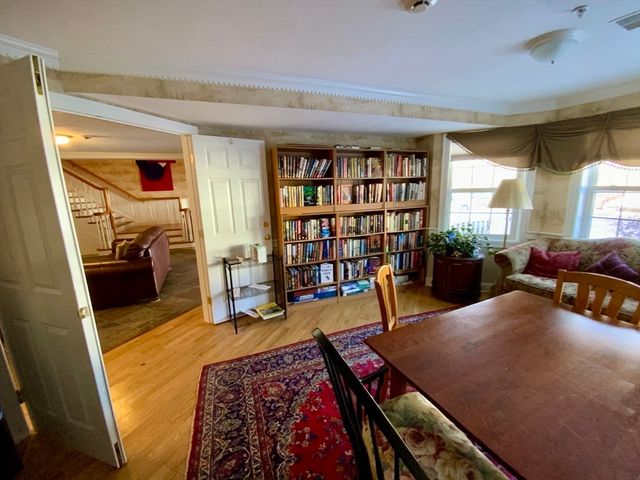 23 Greenleaves Drive 105, Amherst, MA 01002