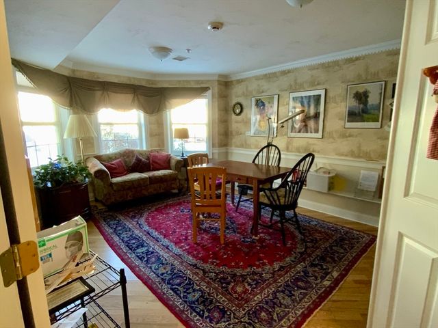 23 Greenleaves Drive 105, Amherst, MA 01002