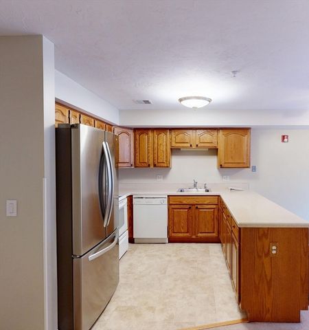 23 Greenleaves Drive 105, Amherst, MA 01002