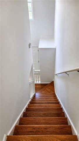 1271 Vintage Pointe Dr, Lawrenceville, GA 30044