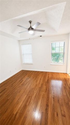 1271 Vintage Pointe Dr, Lawrenceville, GA 30044