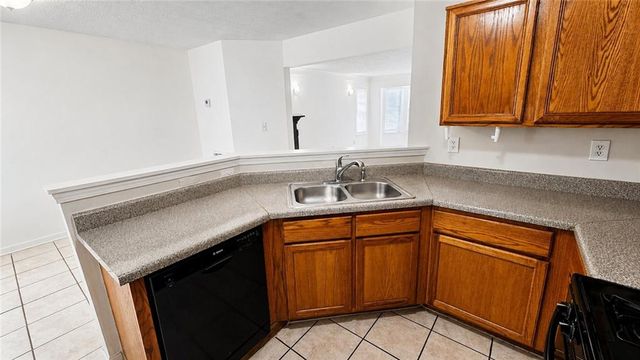 1271 Vintage Pointe Dr, Lawrenceville, GA 30044