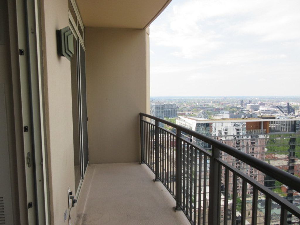 Image 14 of property listing at 1111 S Wabash Avenue 3303, Chicago, IL 60605