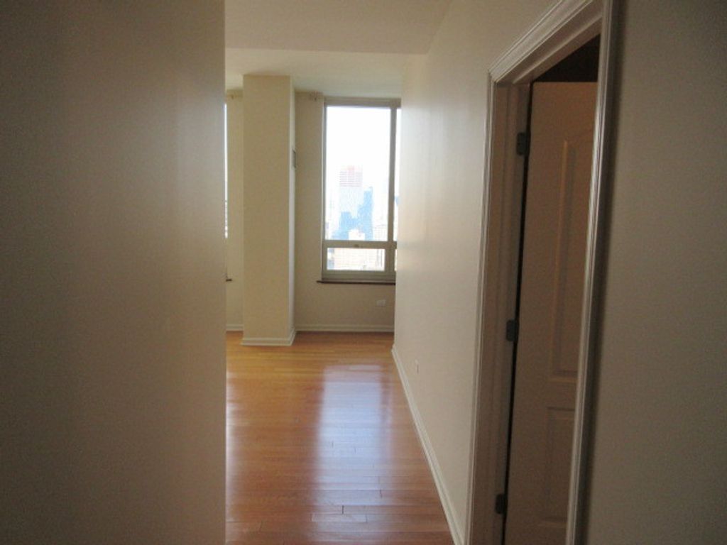 Image 16 of property listing at 1111 S Wabash Avenue 3303, Chicago, IL 60605