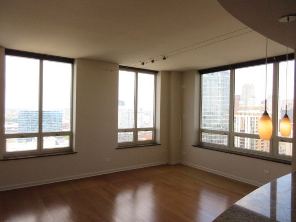 Image 8 of property listing at 1111 S Wabash Avenue 3303, Chicago, IL 60605