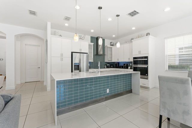 1437 FAIRVIEW CIRCLE, Reunion, FL 34747