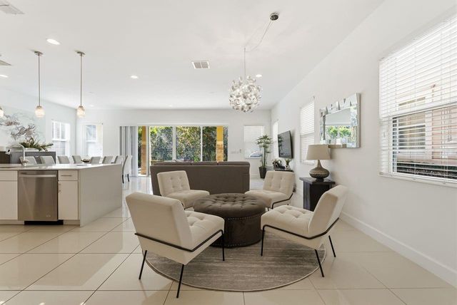 1437 FAIRVIEW CIRCLE, Reunion, FL 34747