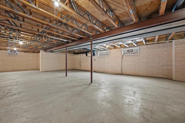 N81W17495 Shady LANE, Menomonee Falls, WI 53051