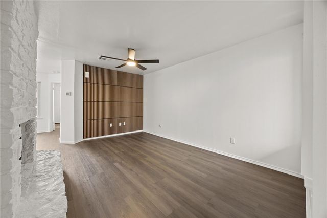 1750 Timber Ridge RD 101, Austin, TX 78741