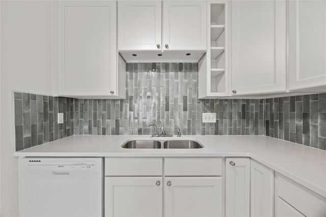 1750 Timber Ridge RD 101, Austin, TX 78741