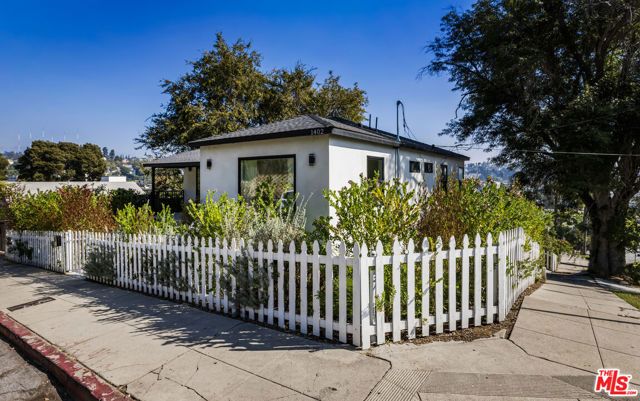 1402 Allesandro Street, Los Angeles, CA 90026