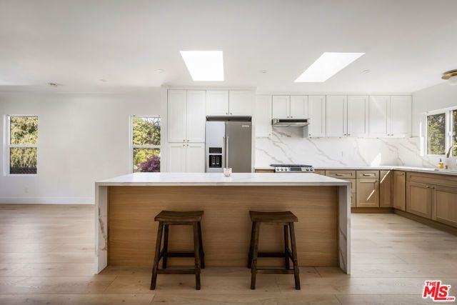 1402 Allesandro Street, Los Angeles, CA 90026