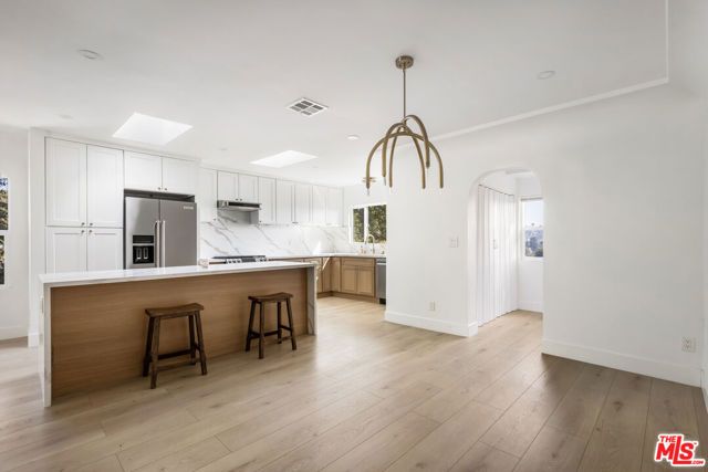 1402 Allesandro Street, Los Angeles, CA 90026