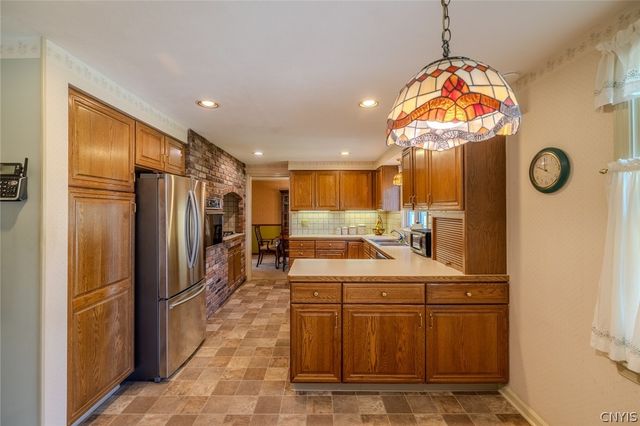 7618 Sandy Lane, Clay, NY 13212