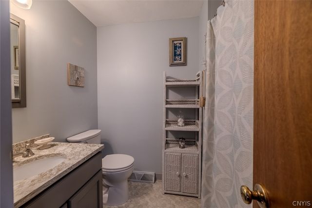 7618 Sandy Lane, Clay, NY 13212