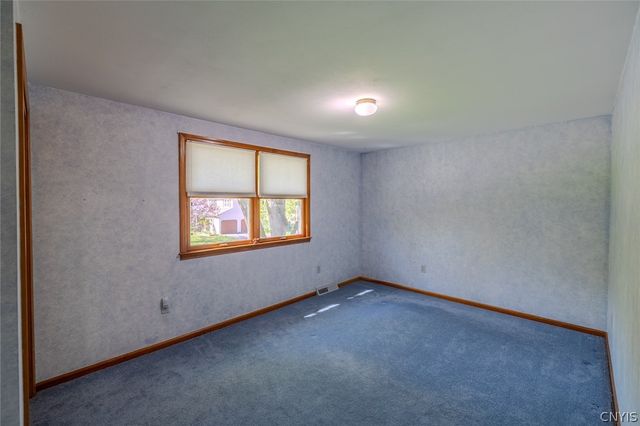 7618 Sandy Lane, Clay, NY 13212