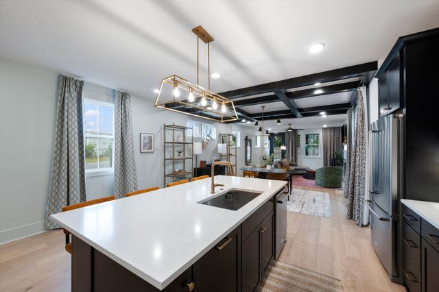 430 E Bend Dr, Nashville, TN 37209