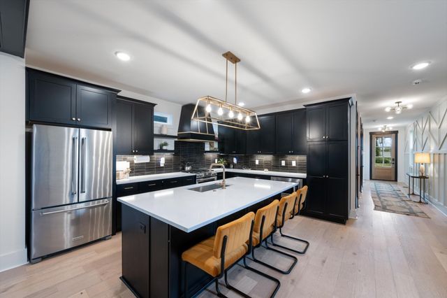 430 E Bend Dr, Nashville, TN 37209