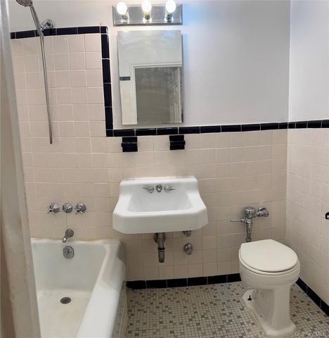 2 Sadore Lane 1R, Yonkers, NY 10710