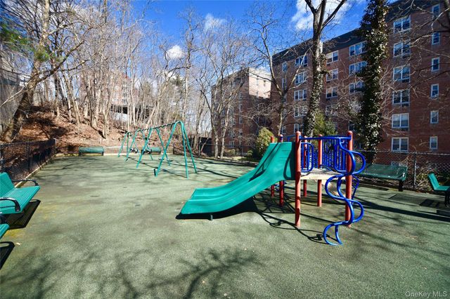 2 Sadore Lane 1R, Yonkers, NY 10710