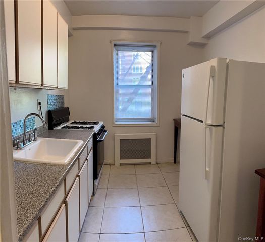 2 Sadore Lane 1R, Yonkers, NY 10710