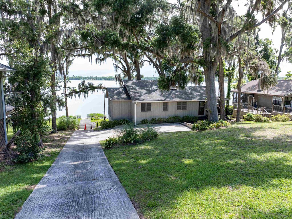 1055 NE Cherry Lake Circle, Madison, FL 32340