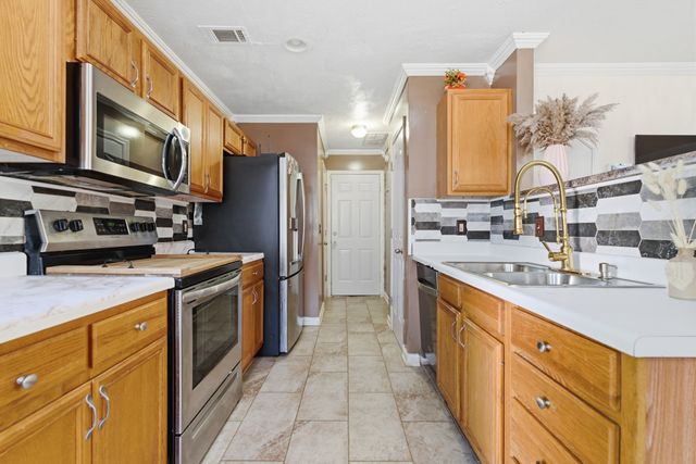 340 Sarna Dr, La Vergne, TN 37086