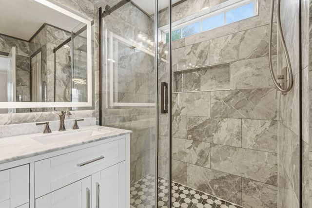 340 Sarna Dr, La Vergne, TN 37086