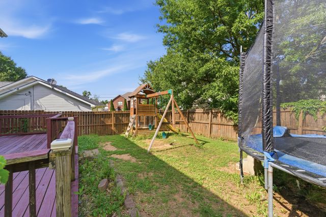 340 Sarna Dr, La Vergne, TN 37086