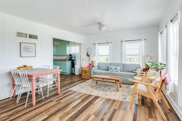 915 Caisson Street, Surfside Beach, TX 77541