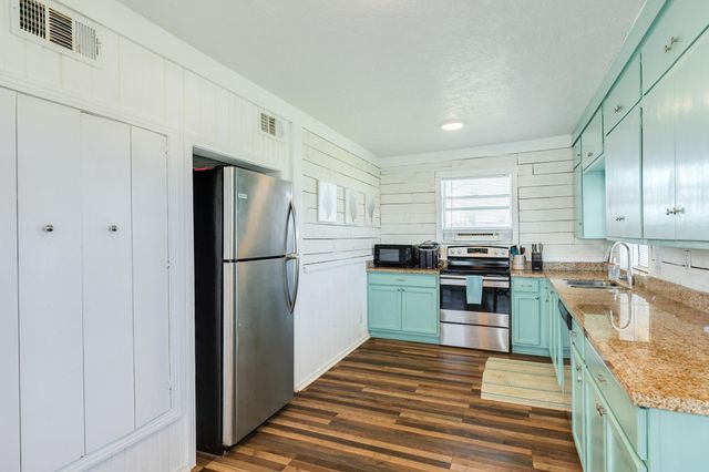 915 Caisson Street, Surfside Beach, TX 77541