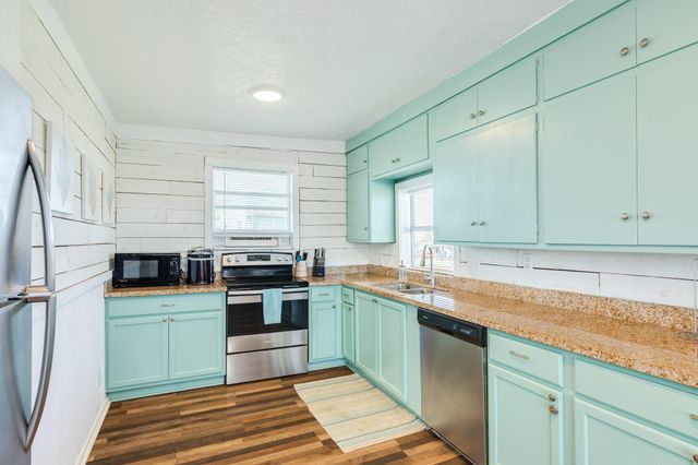 915 Caisson Street, Surfside Beach, TX 77541