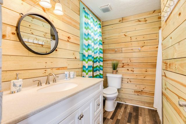 915 Caisson Street, Surfside Beach, TX 77541